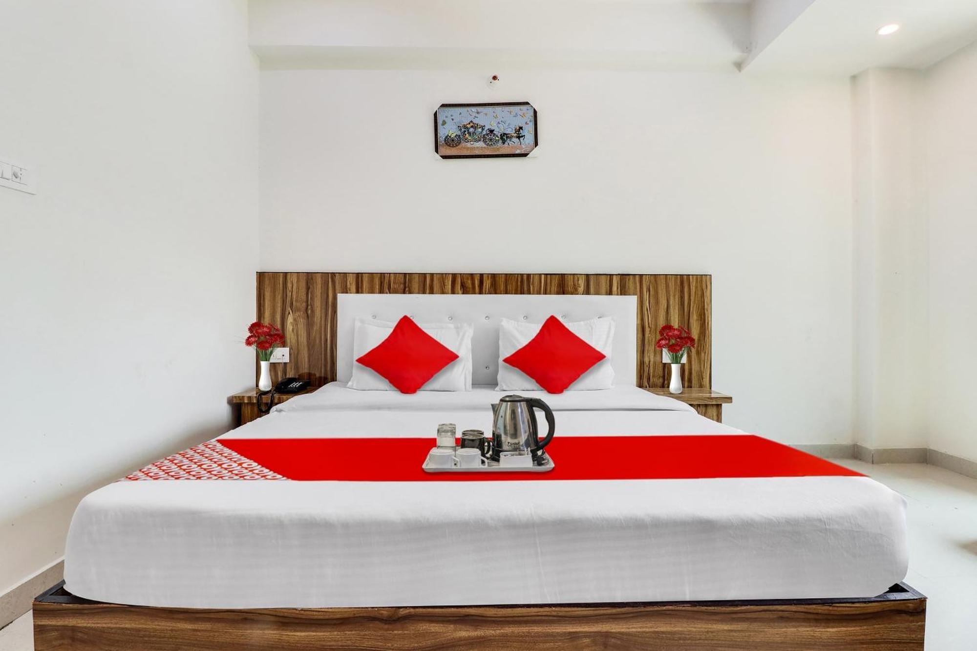 Hotel O La Plazo Haridvár Kültér fotó