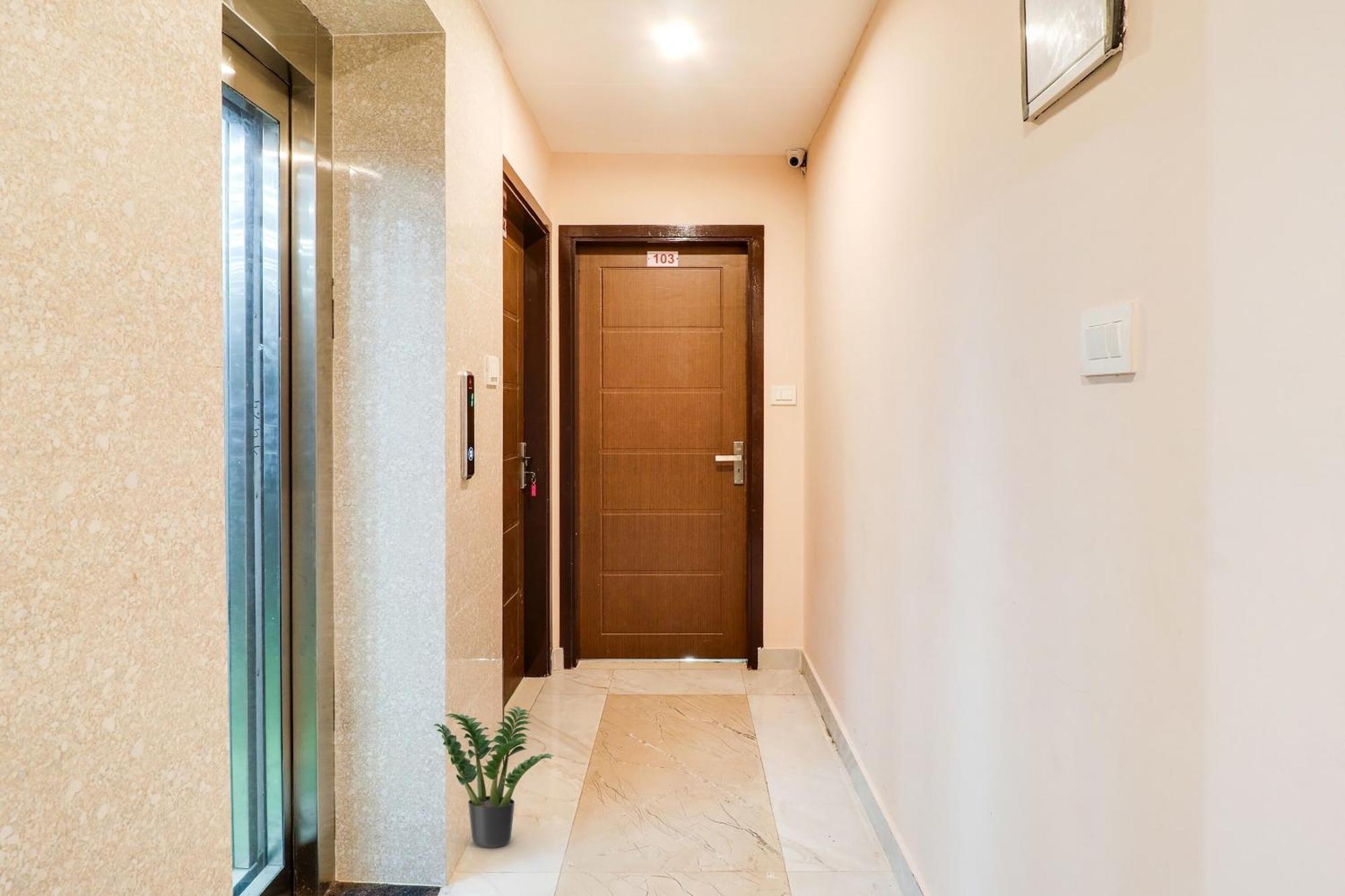 Hotel O La Plazo Haridvár Kültér fotó
